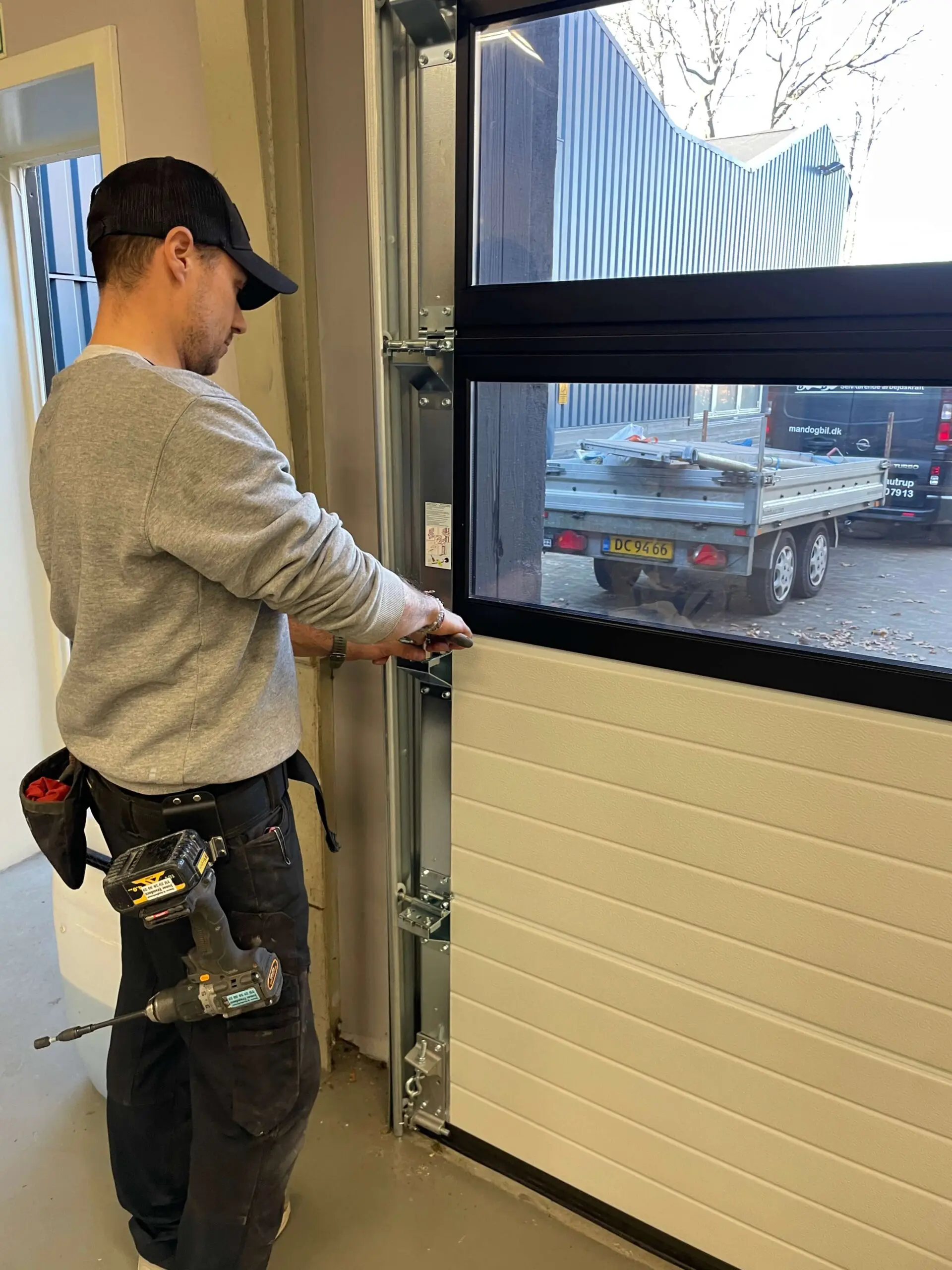 Montering af garageporte med tæt afslutning