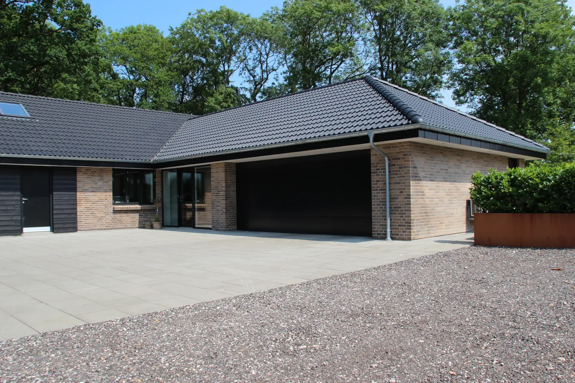 Garageport med indkørsel, Frandsen Porte